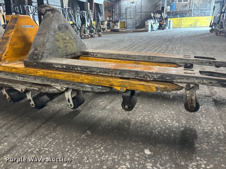 image for item FB5619 (5) pallet jacks