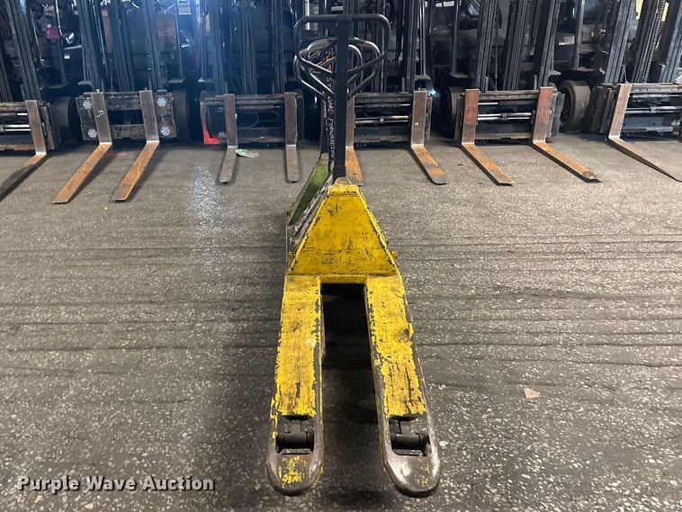 image for item FB5620 (5) pallet jacks