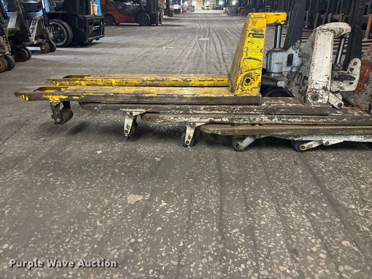 image for item FB5620 (5) pallet jacks
