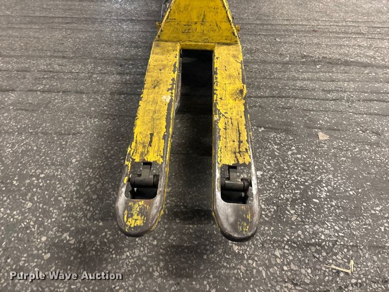 image for item FB5620 (5) pallet jacks