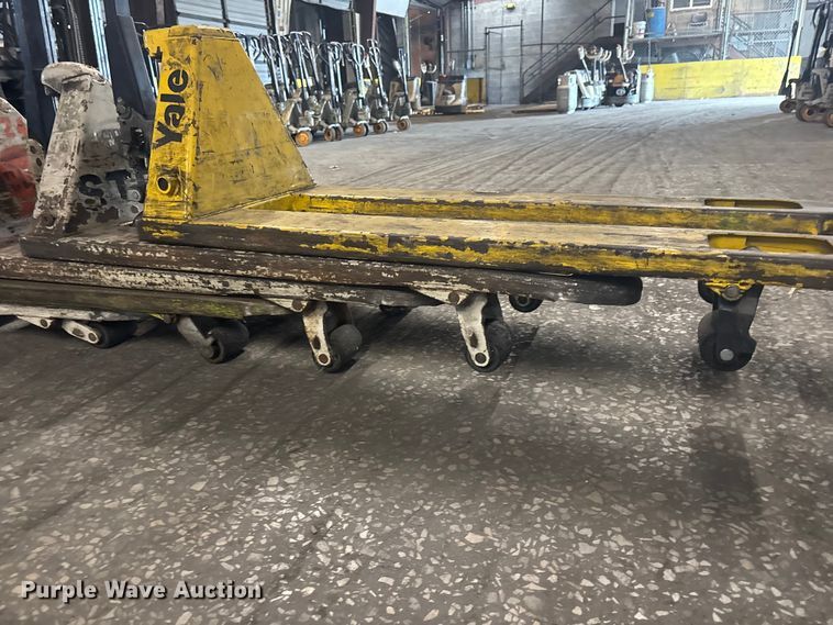 image for item FB5620 (5) pallet jacks