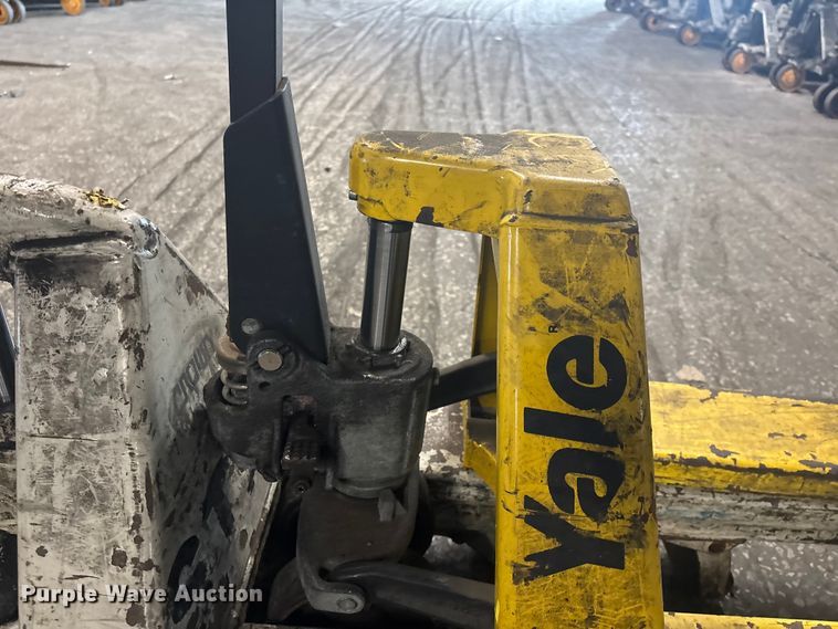 image for item FB5620 (5) pallet jacks