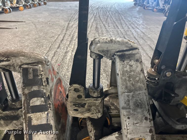 image for item FB5620 (5) pallet jacks