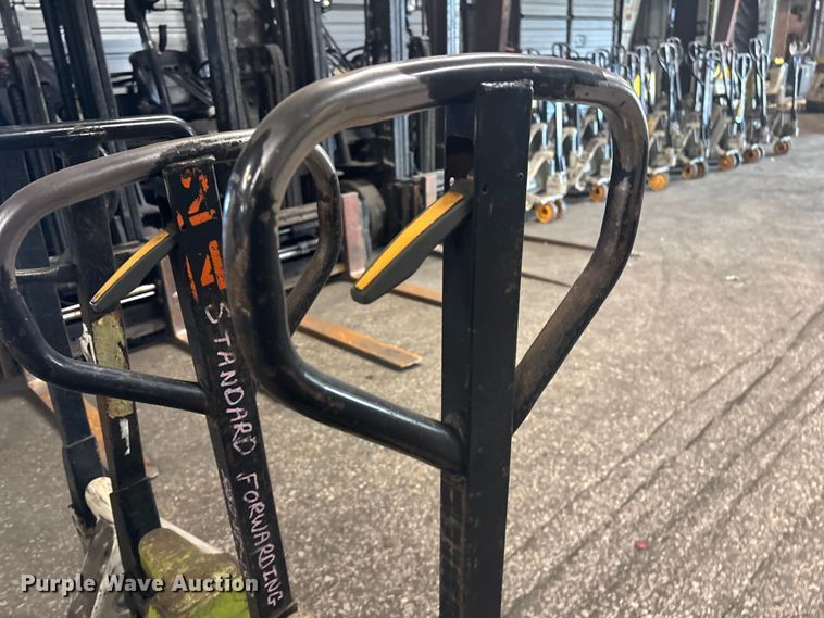 image for item FB5620 (5) pallet jacks