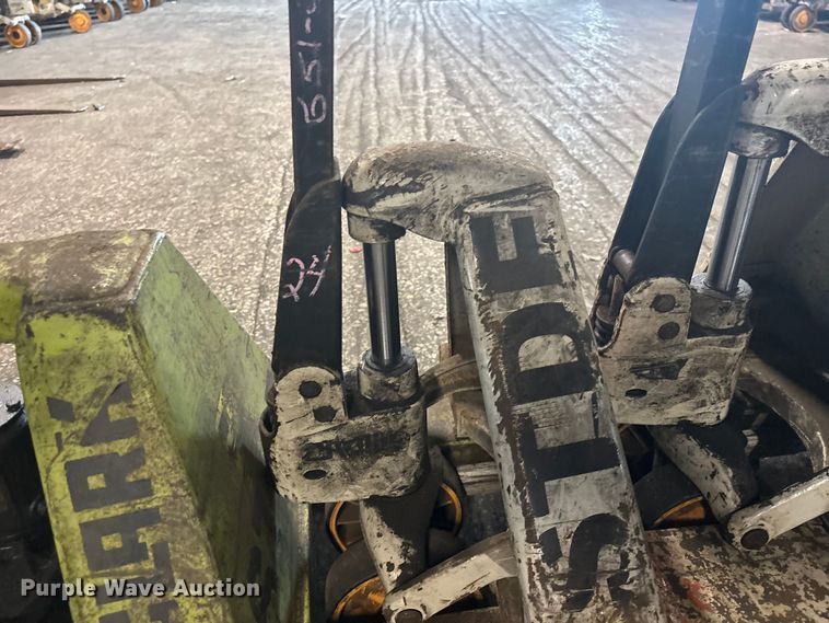 image for item FB5620 (5) pallet jacks