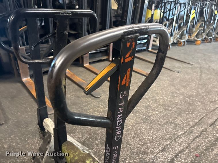 image for item FB5620 (5) pallet jacks