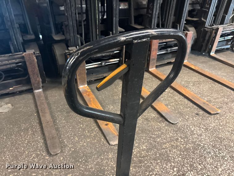 image for item FB5620 (5) pallet jacks