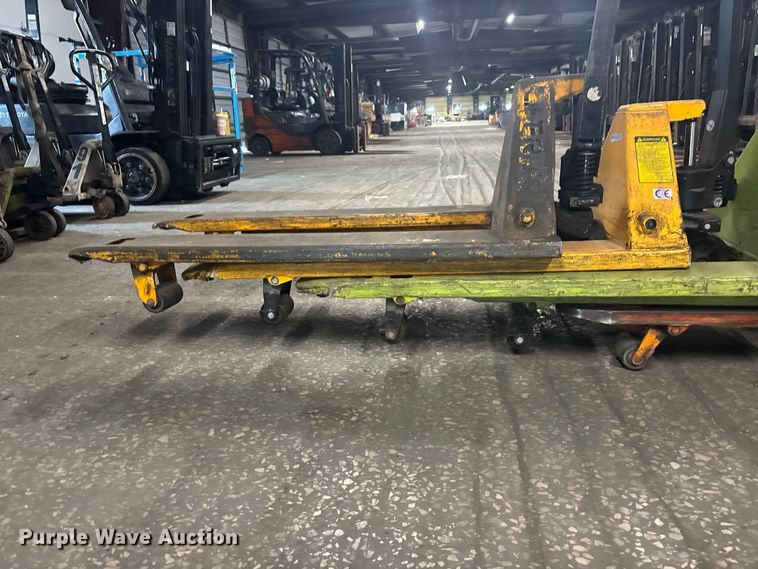 image for item FB5621 (5) pallet jacks