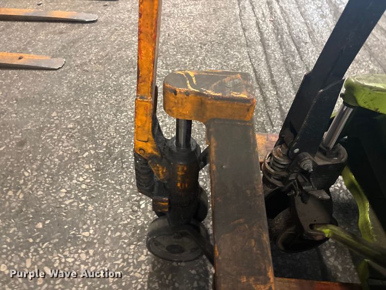 image for item FB5621 (5) pallet jacks