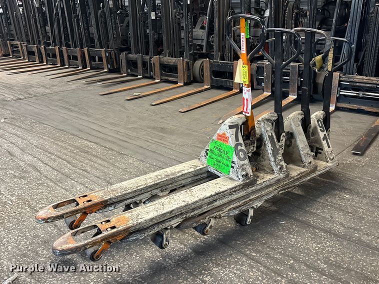 image for item FB5624 (4) Crown PTH50 pallet jacks