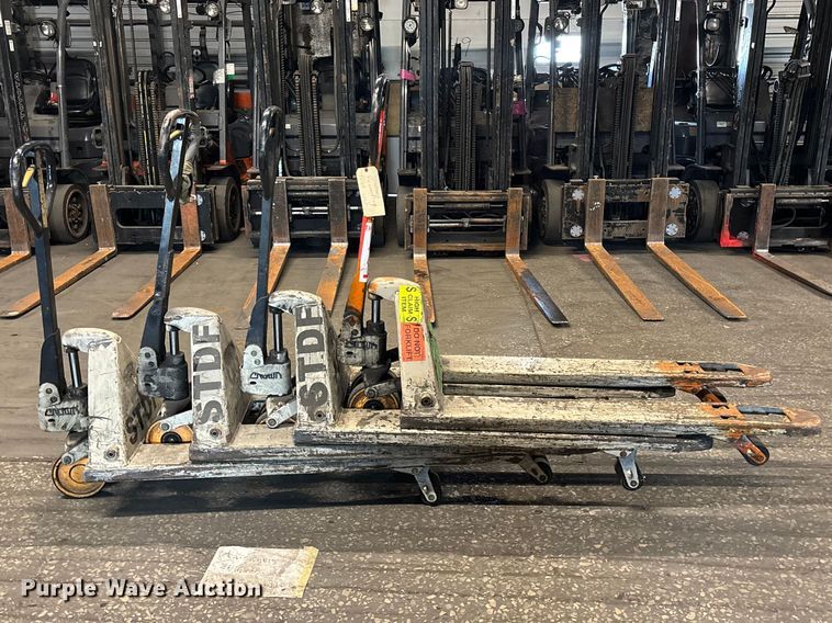 image for item FB5624 (4) Crown PTH50 pallet jacks