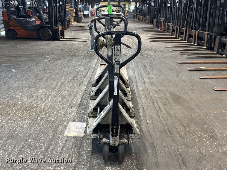 image for item FB5624 (4) Crown PTH50 pallet jacks