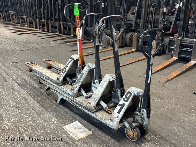 image for item FB5624 (4) Crown PTH50 pallet jacks