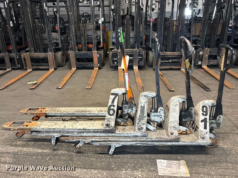 image for item FB5624 (4) Crown PTH50 pallet jacks