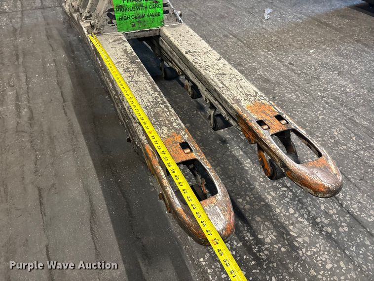 image for item FB5624 (4) Crown PTH50 pallet jacks