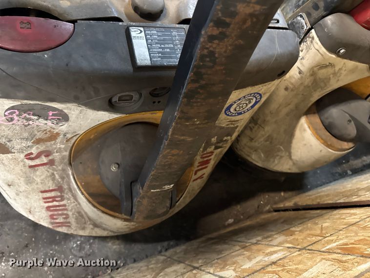 image for item FB5625 (14) Crown electric pallet jacks