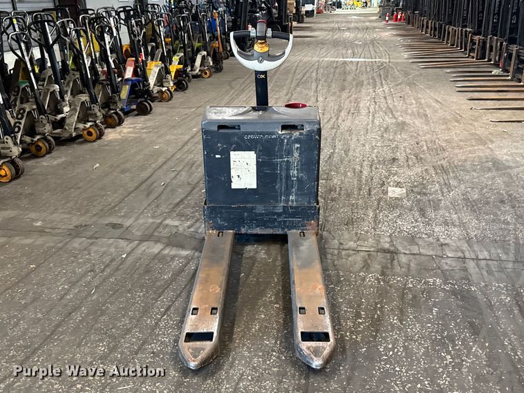 image for item FB5626 Crown WP3035-45 pallet jack