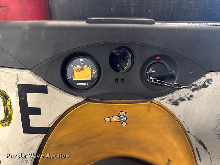 image for item FB5626 Crown WP3035-45 pallet jack