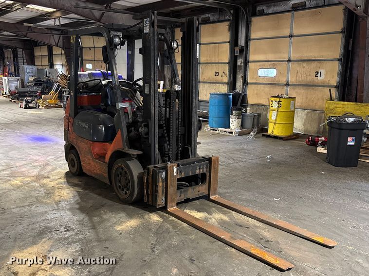 image for item FB5630 Toyota 7FGCU25 forklift