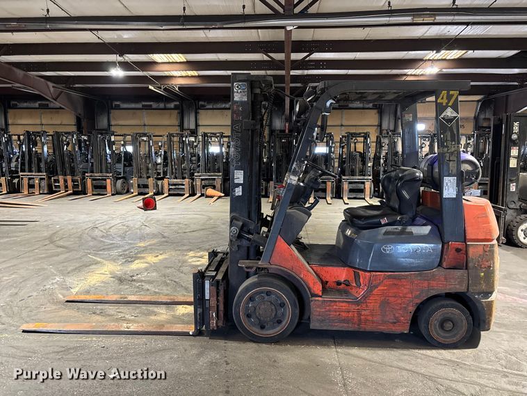 image for item FB5630 Toyota 7FGCU25 forklift