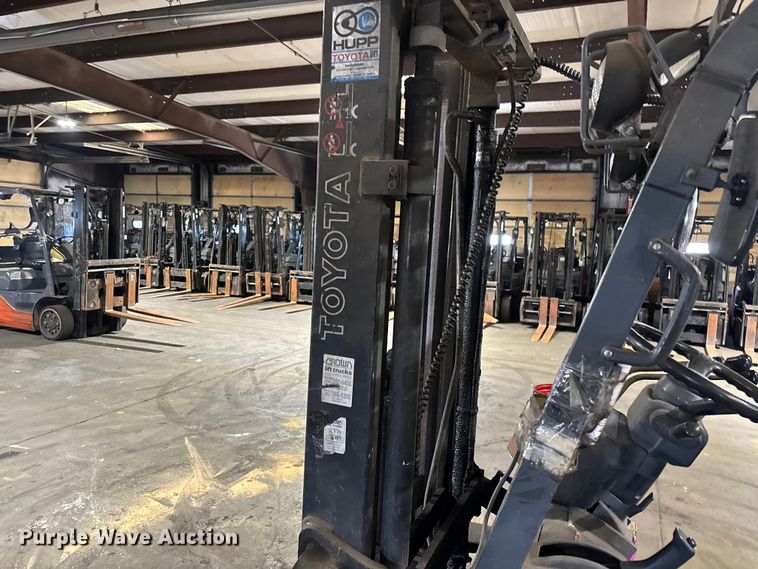 image for item FB5630 Toyota 7FGCU25 forklift