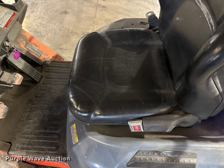 image for item FB5630 Toyota 7FGCU25 forklift