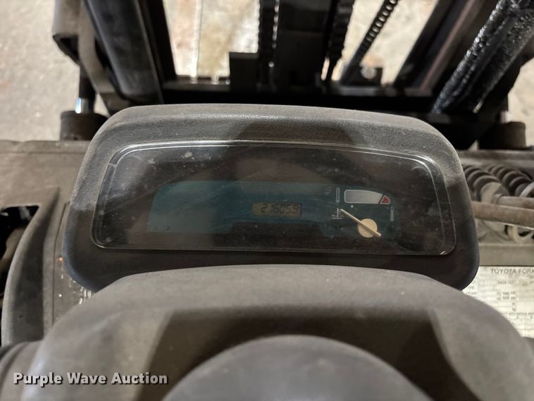 image for item FB5630 Toyota 7FGCU25 forklift