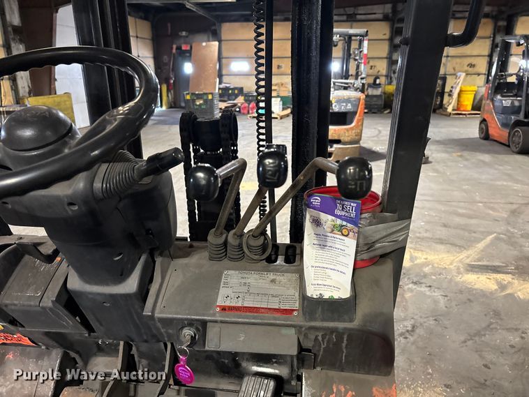 image for item FB5630 Toyota 7FGCU25 forklift
