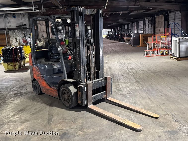 image for item FB5632 Toyota 8FGCU25 forklift