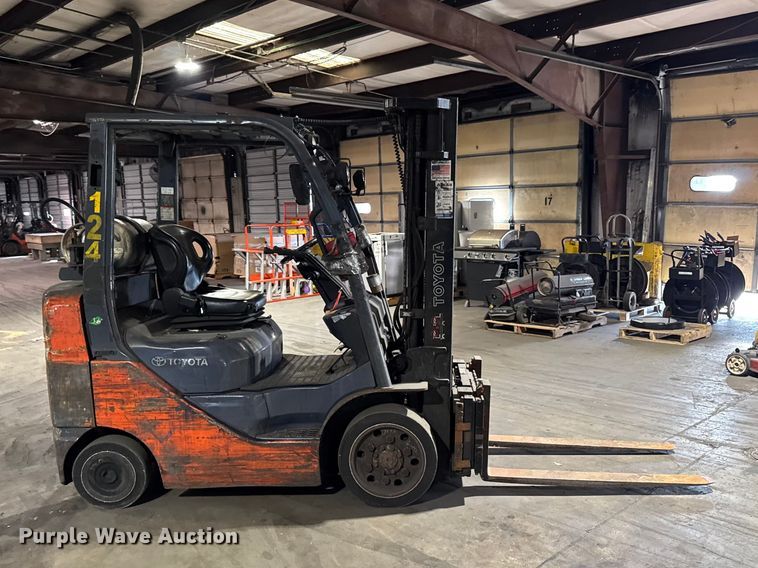 image for item FB5632 Toyota 8FGCU25 forklift