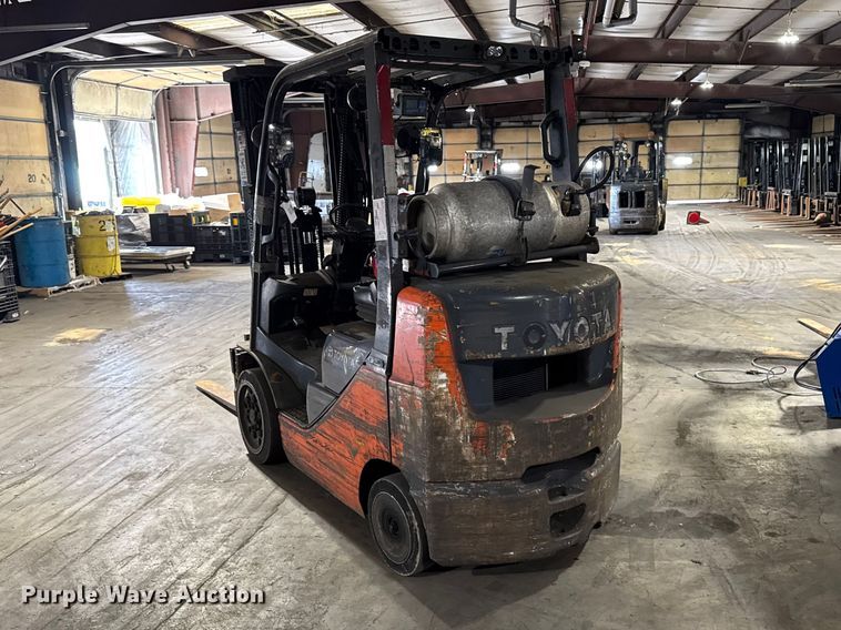 image for item FB5632 Toyota 8FGCU25 forklift