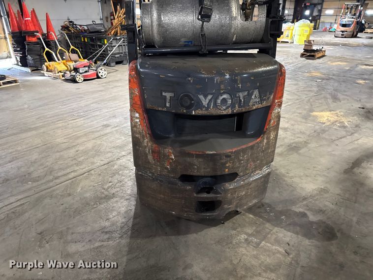 image for item FB5632 Toyota 8FGCU25 forklift