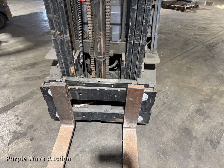 image for item FB5632 Toyota 8FGCU25 forklift