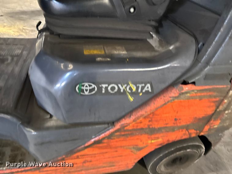 image for item FB5632 Toyota 8FGCU25 forklift
