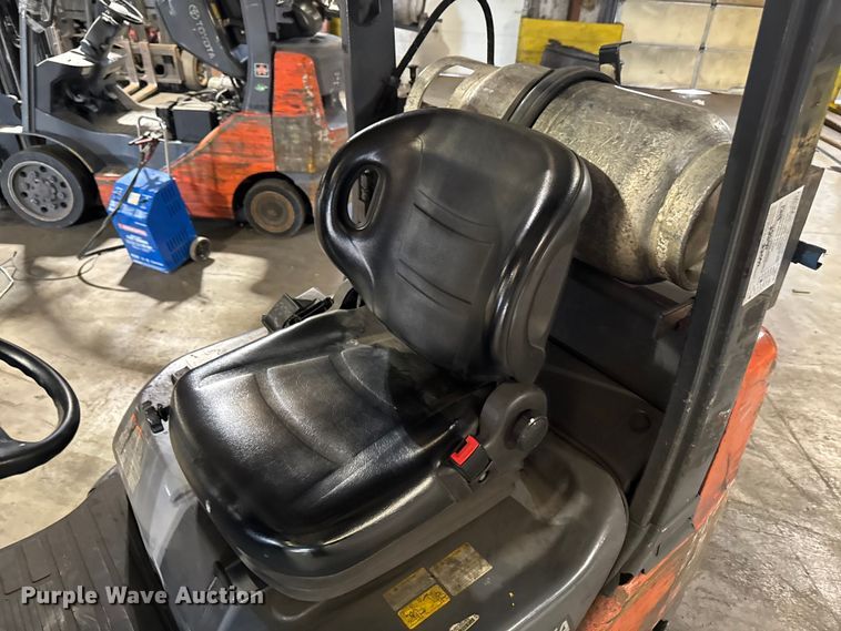 image for item FB5632 Toyota 8FGCU25 forklift
