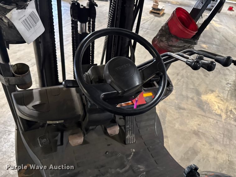 image for item FB5632 Toyota 8FGCU25 forklift