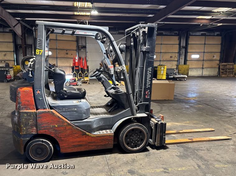 image for item FB5633 Toyota 8FGCU2S forklift