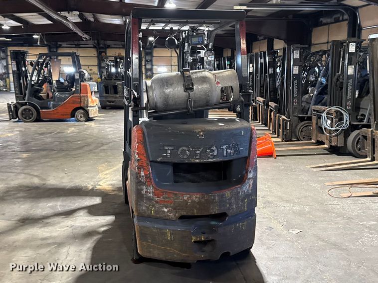 image for item FB5633 Toyota 8FGCU2S forklift