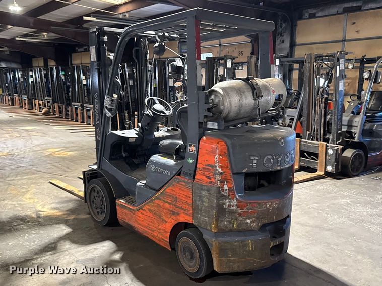 image for item FB5633 Toyota 8FGCU2S forklift