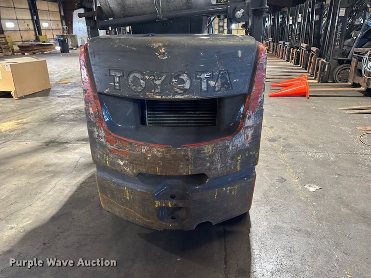 image for item FB5633 Toyota 8FGCU2S forklift