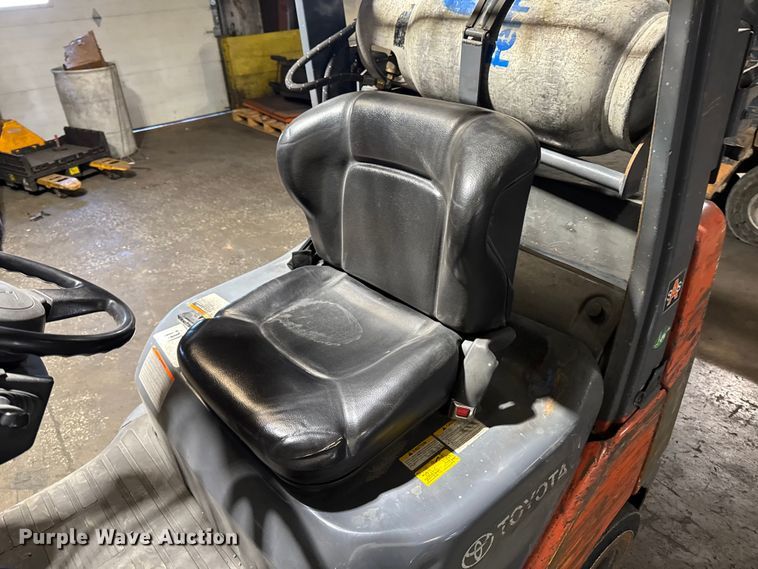 image for item FB5633 Toyota 8FGCU2S forklift