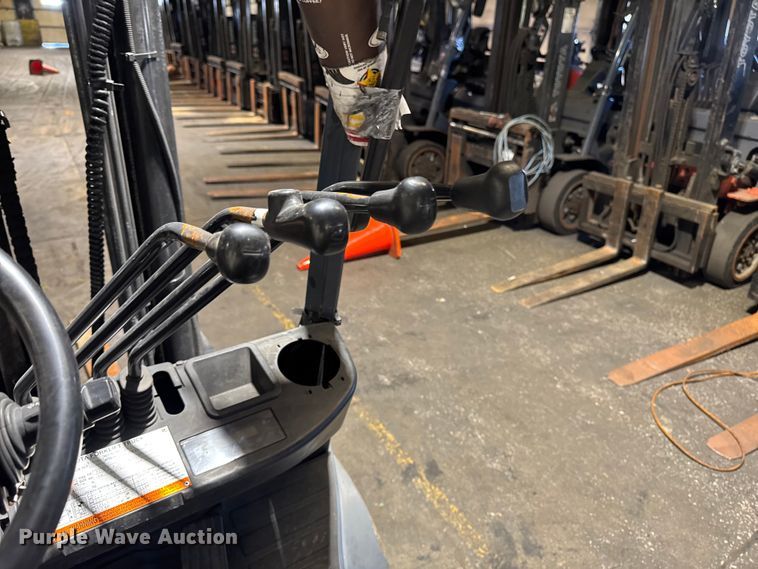 image for item FB5633 Toyota 8FGCU2S forklift