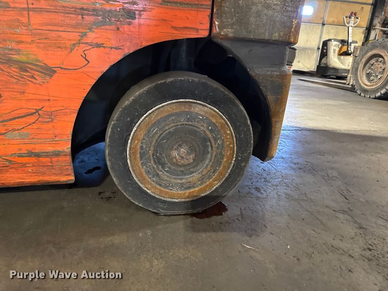 image for item FB5633 Toyota 8FGCU2S forklift