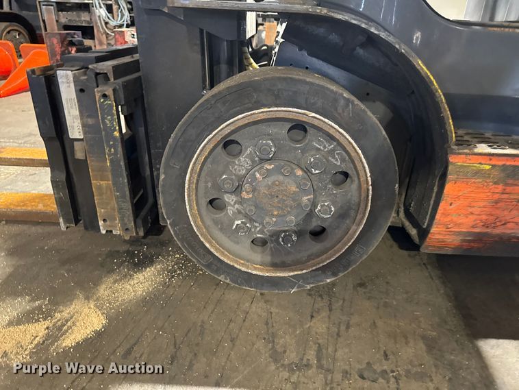 image for item FB5633 Toyota 8FGCU2S forklift