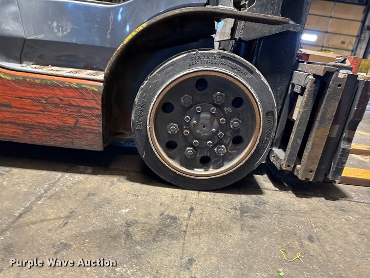 image for item FB5633 Toyota 8FGCU2S forklift