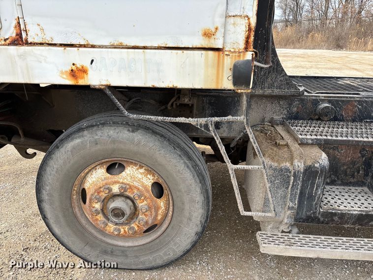 image for item FB5634 2002 Capacity TJ5000 yard truck