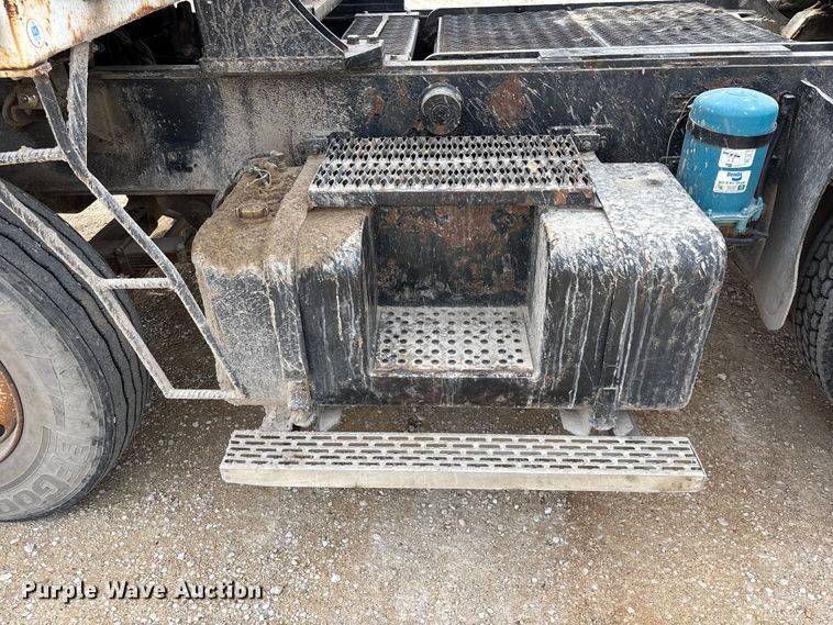 image for item FB5634 2002 Capacity TJ5000 yard truck