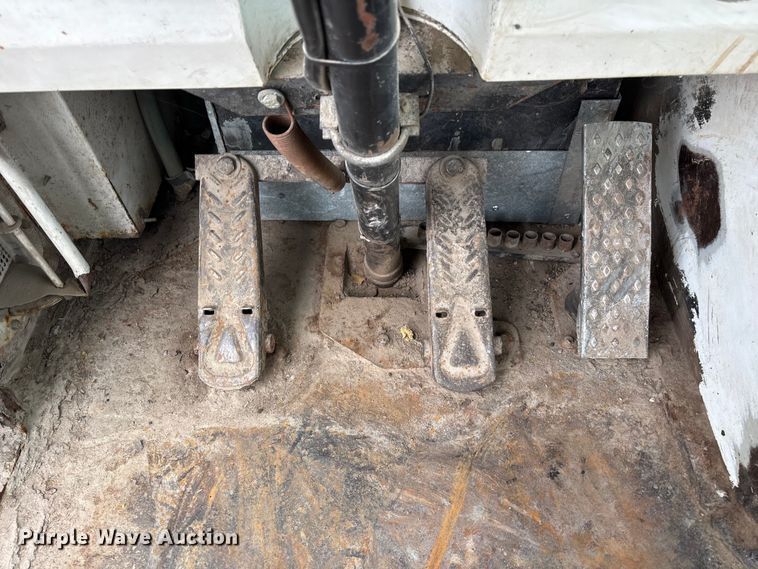 image for item FB5634 2002 Capacity TJ5000 yard truck