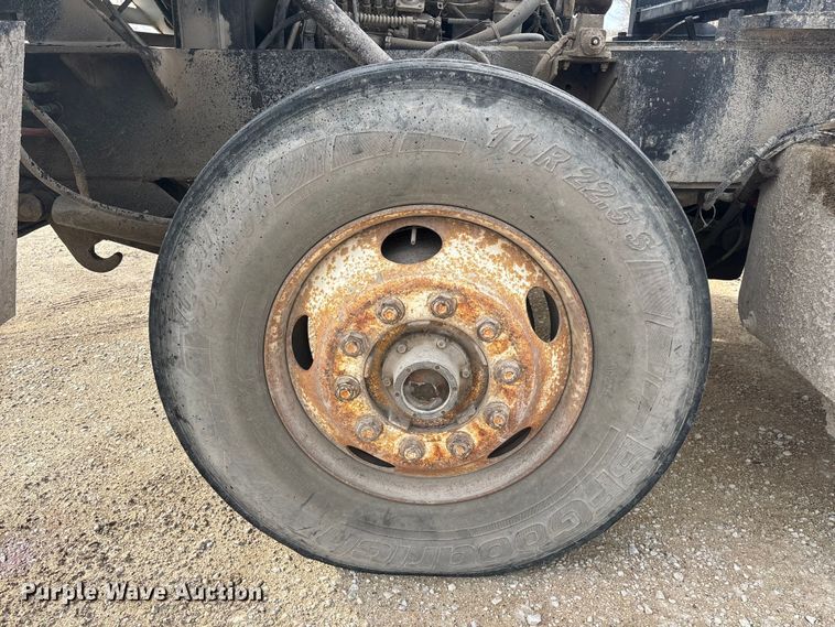 image for item FB5634 2002 Capacity TJ5000 yard truck