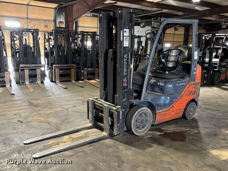 image for item FB5637 Toyota 8FGCU25 forklift